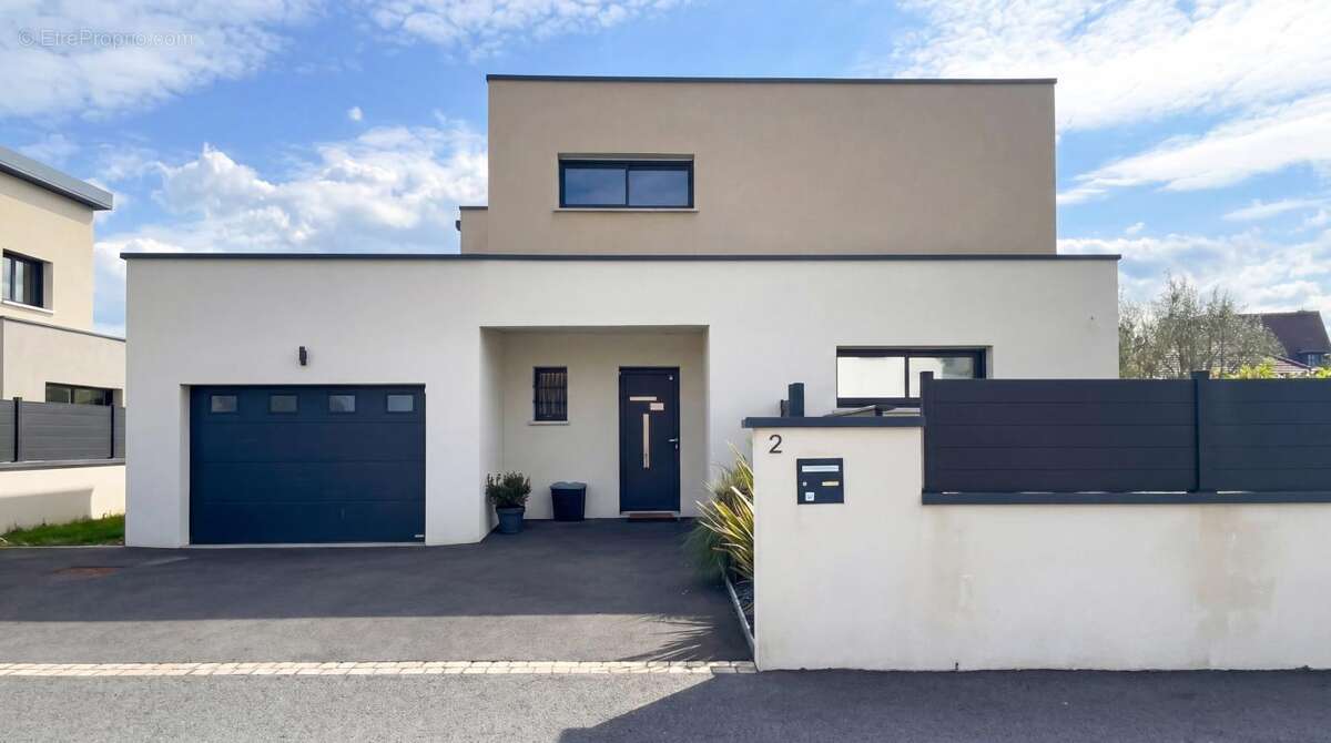 Maison à SAINT-CONTEST