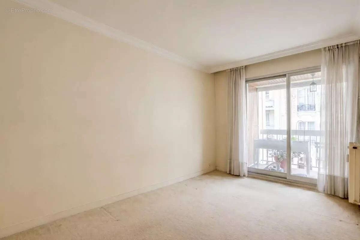 Paris 16ème - Pompe - 48m² + 6m² balcon - photo 8