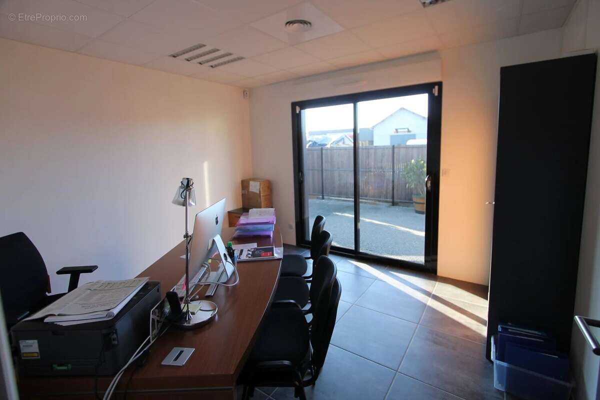 Commerce à GARDONNE