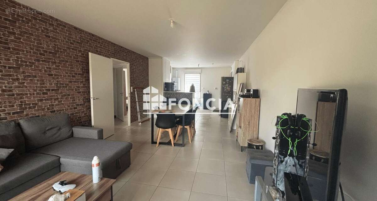 Appartement à AVRILLE
