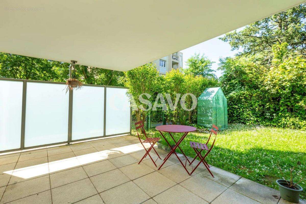 Appartement à DECINES-CHARPIEU