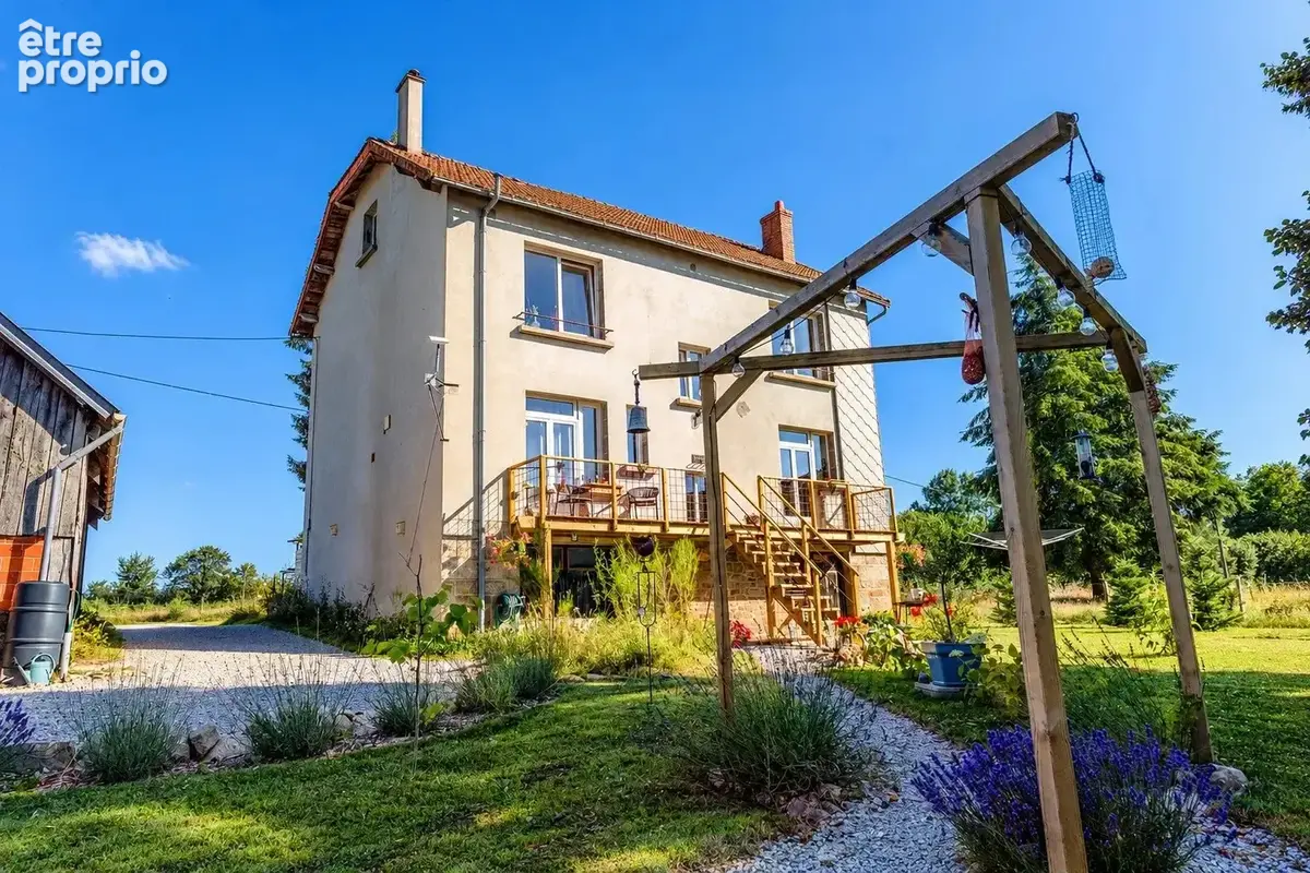À vendre : Grande maison avec vue dégagée (63) - photo 3