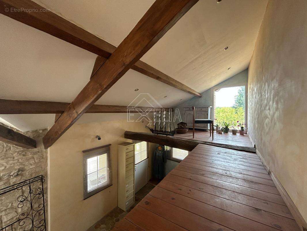 Corps de ferme 7 pièces 182 m² avec dépendances, grange et jardin 855 m² à Gommecourt - photo 8