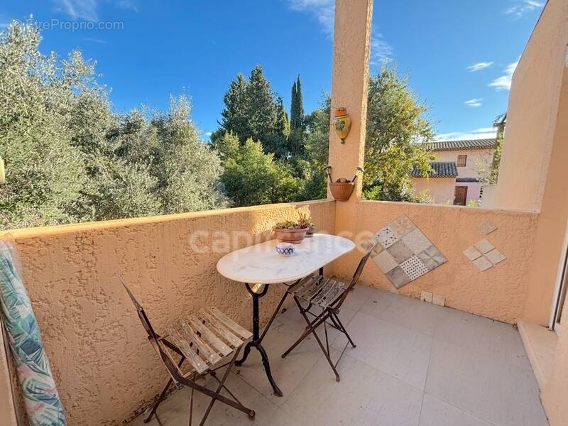 Appartement à MOUGINS