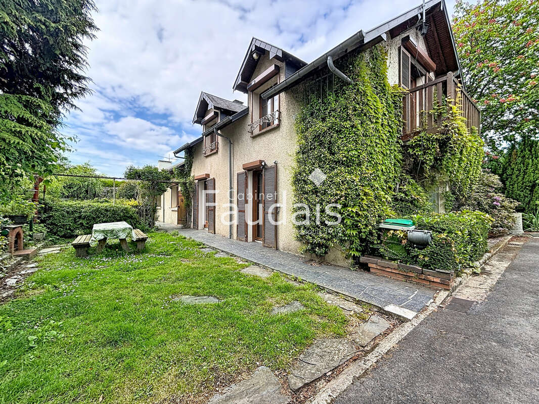 Maison à MONTS-EN-BESSIN