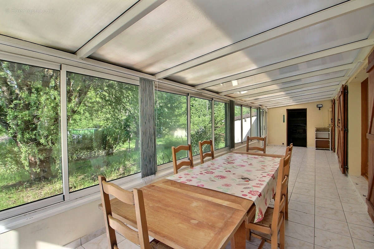 Maison à CHESSY-LES-PRES