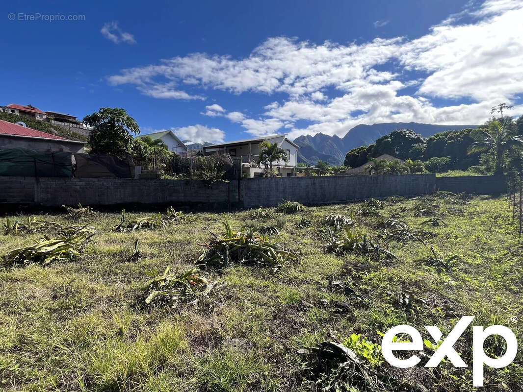 Terrain à ENTRE-DEUX