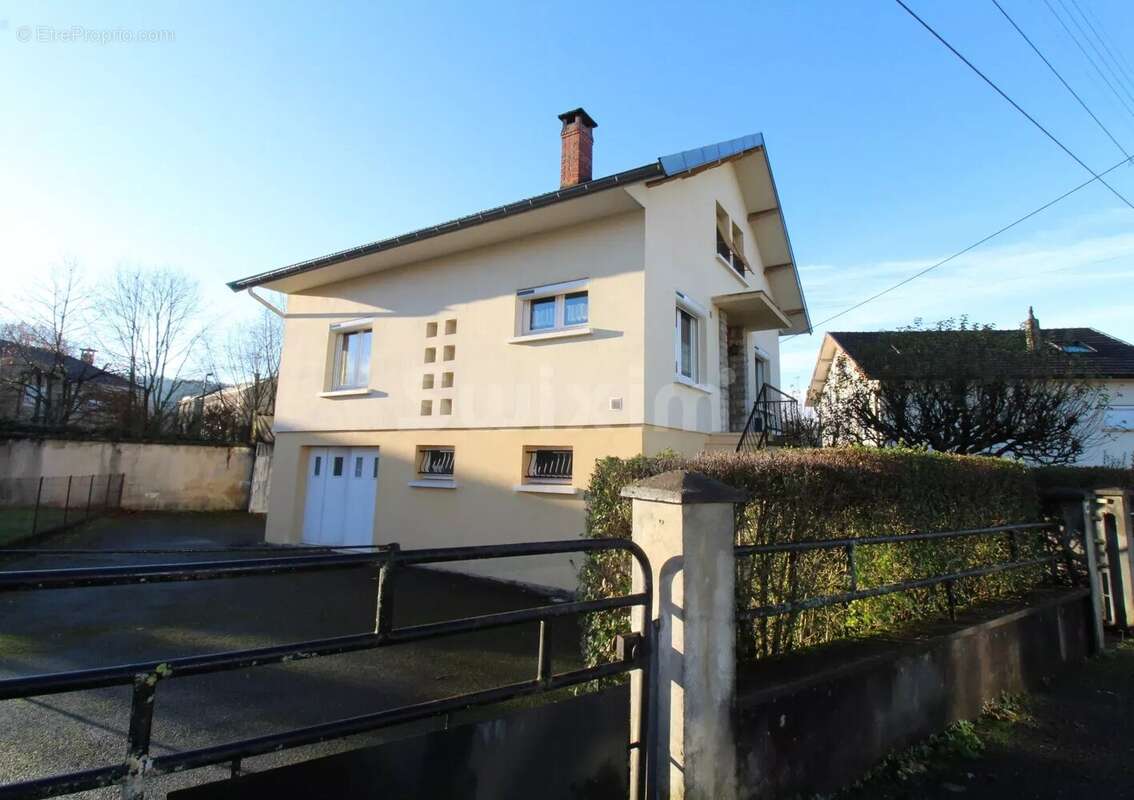 Maison à LONS-LE-SAUNIER