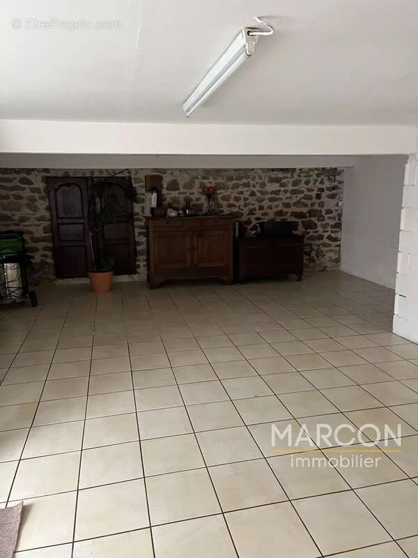 Maison à SAINT-QUENTIN-LA-CHABANNE