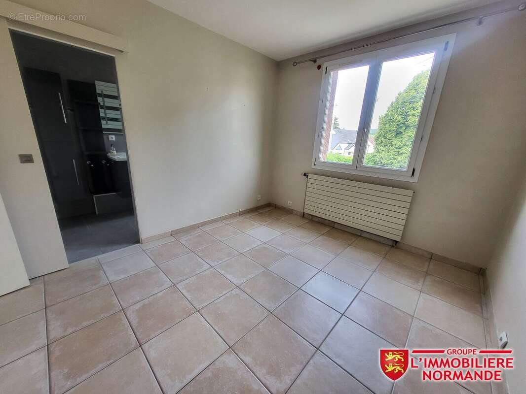 Maison à ROSNY-SUR-SEINE