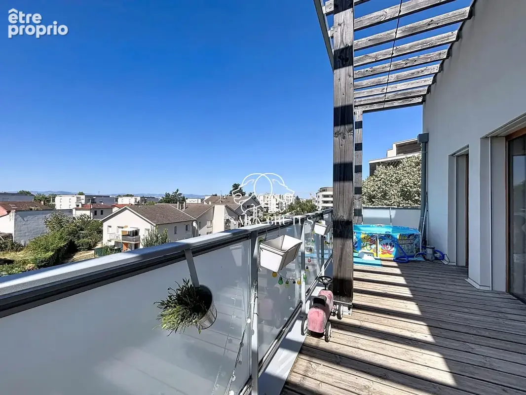 Appartement 73 m² à Saint-Priest  - photo 4