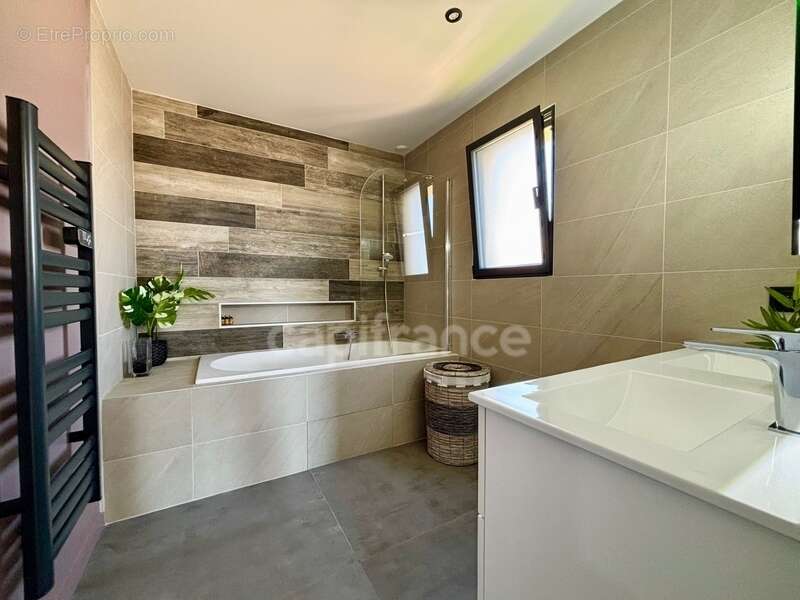 Maison à SAINT-GELY-DU-FESC