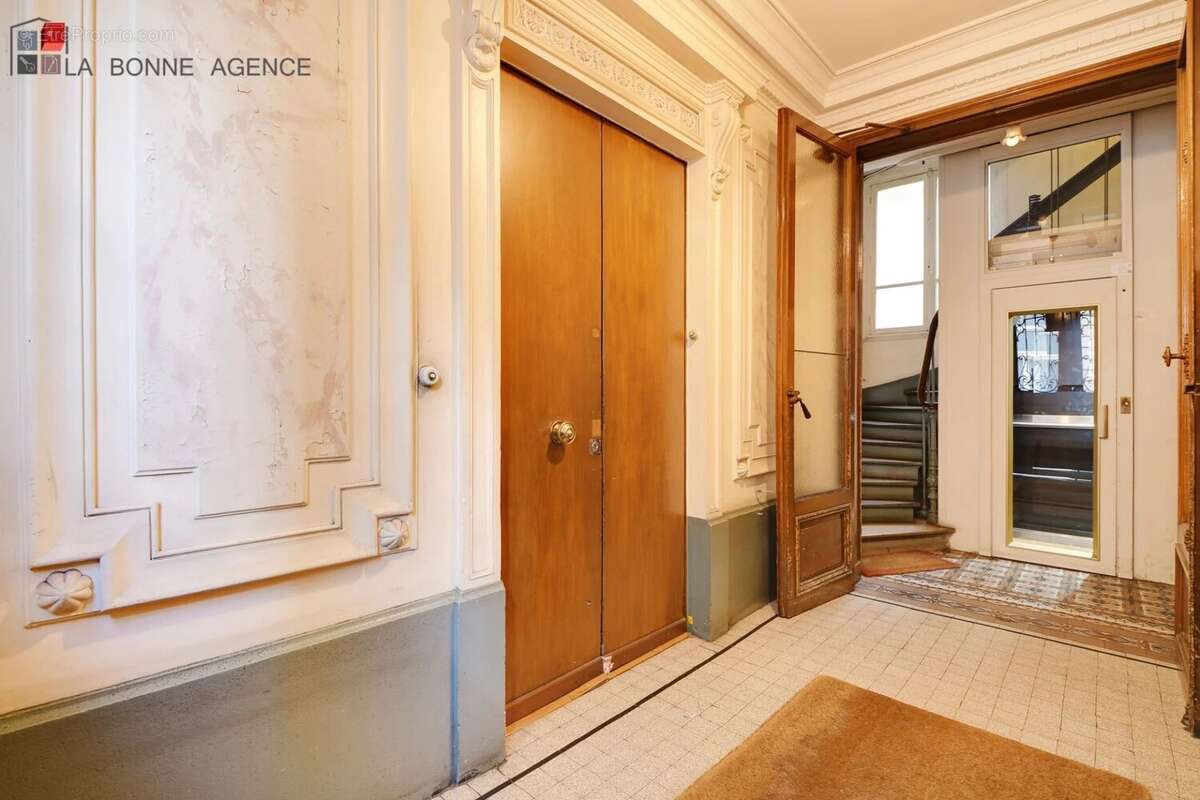 Appartement à PARIS-15E