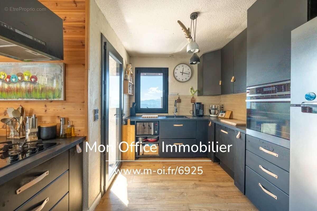 Référence : 6925-MTE. - Maison Type 6 - 1539 m² jardin, piscine - vue panoramique Lac - photo 4