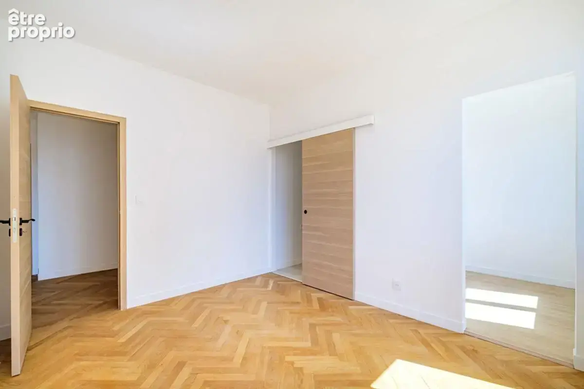 Vente appartement T5, fraichement rénové, balcon, sans vis à vis - quartier Saxe - photo 9