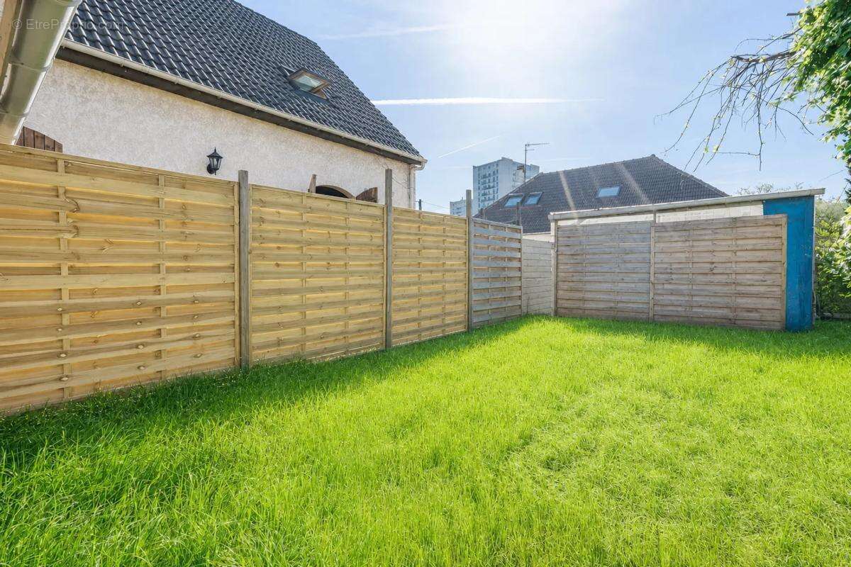 Maison 7 pièces, jardin, Saint-Denis - photo 2