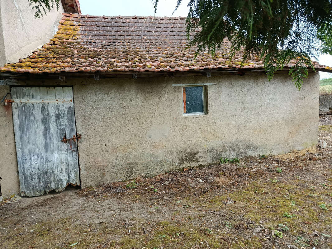 Maison à LUCENAY-LES-AIX