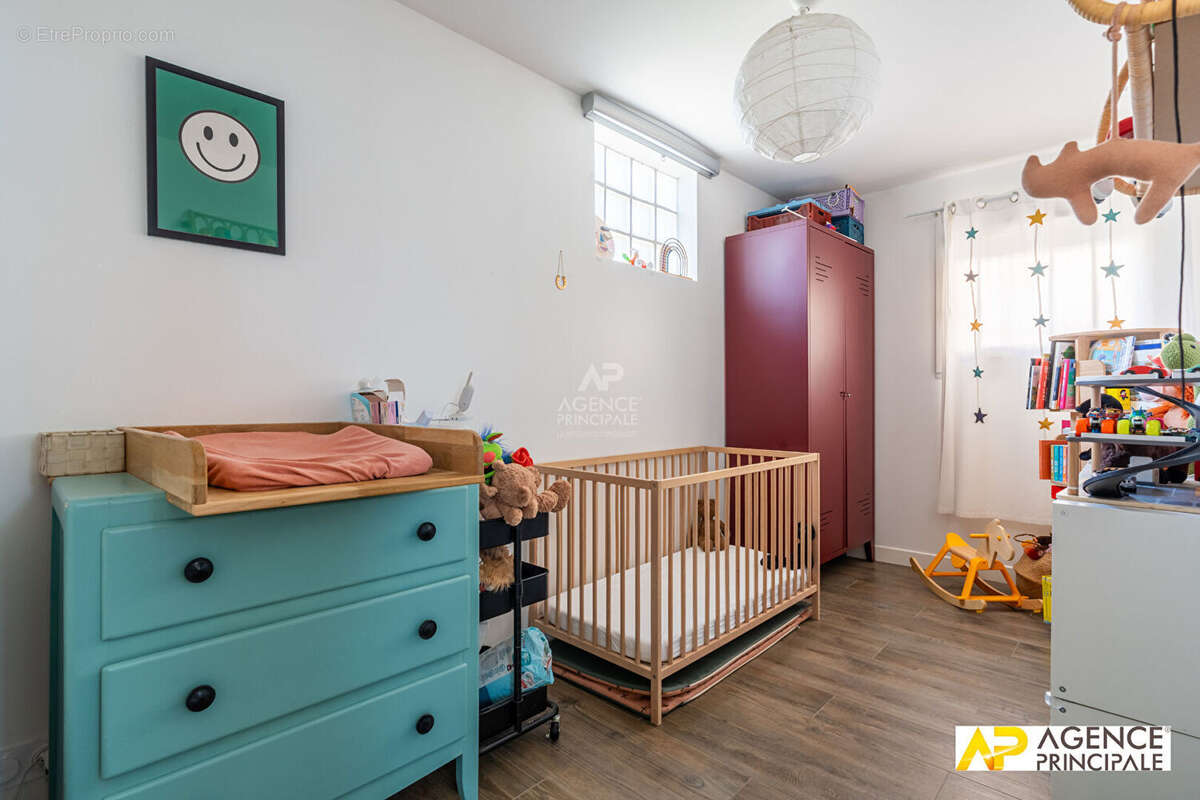 Maison Maisons Laffitte 4 pièce(s) 93 m2  - 3 chambres - sdb sdouche - sous sol total avec bureau - photo 10
