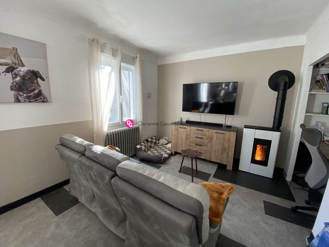 Maison à DECAZEVILLE