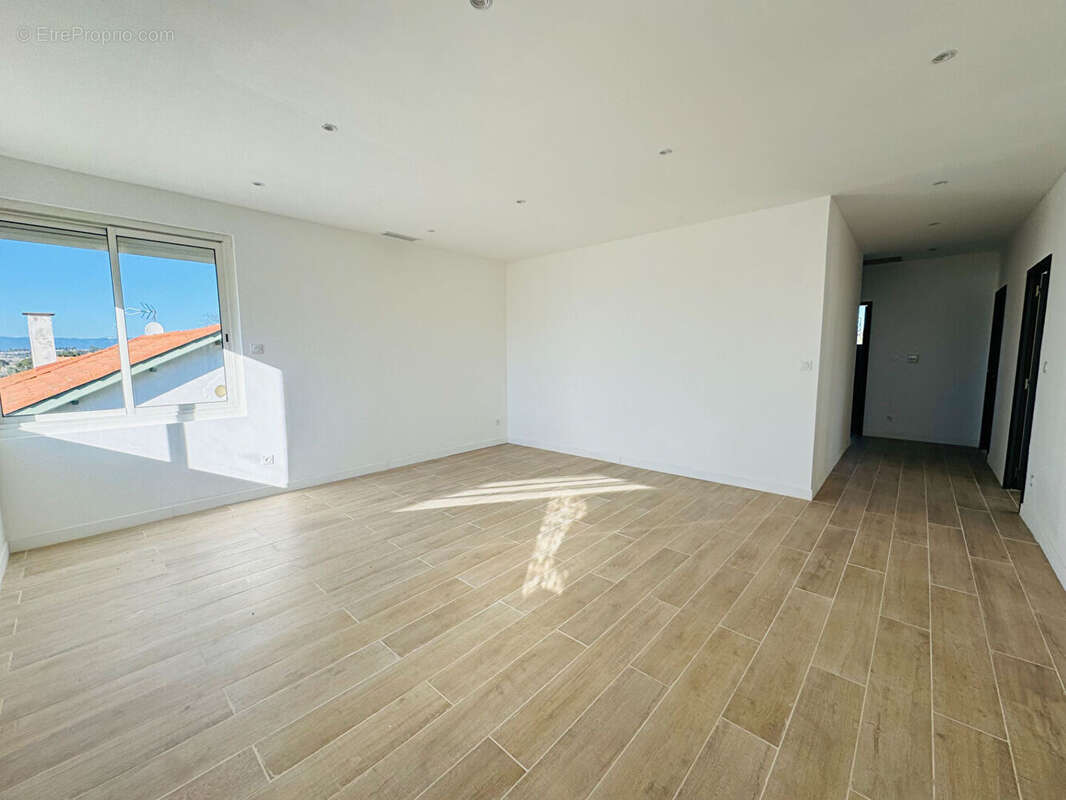 Maison à CORNEILHAN