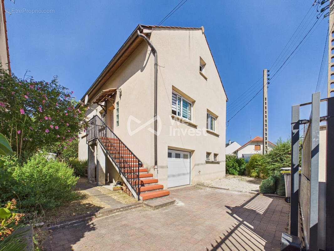 Maison à VIGNEUX-SUR-SEINE