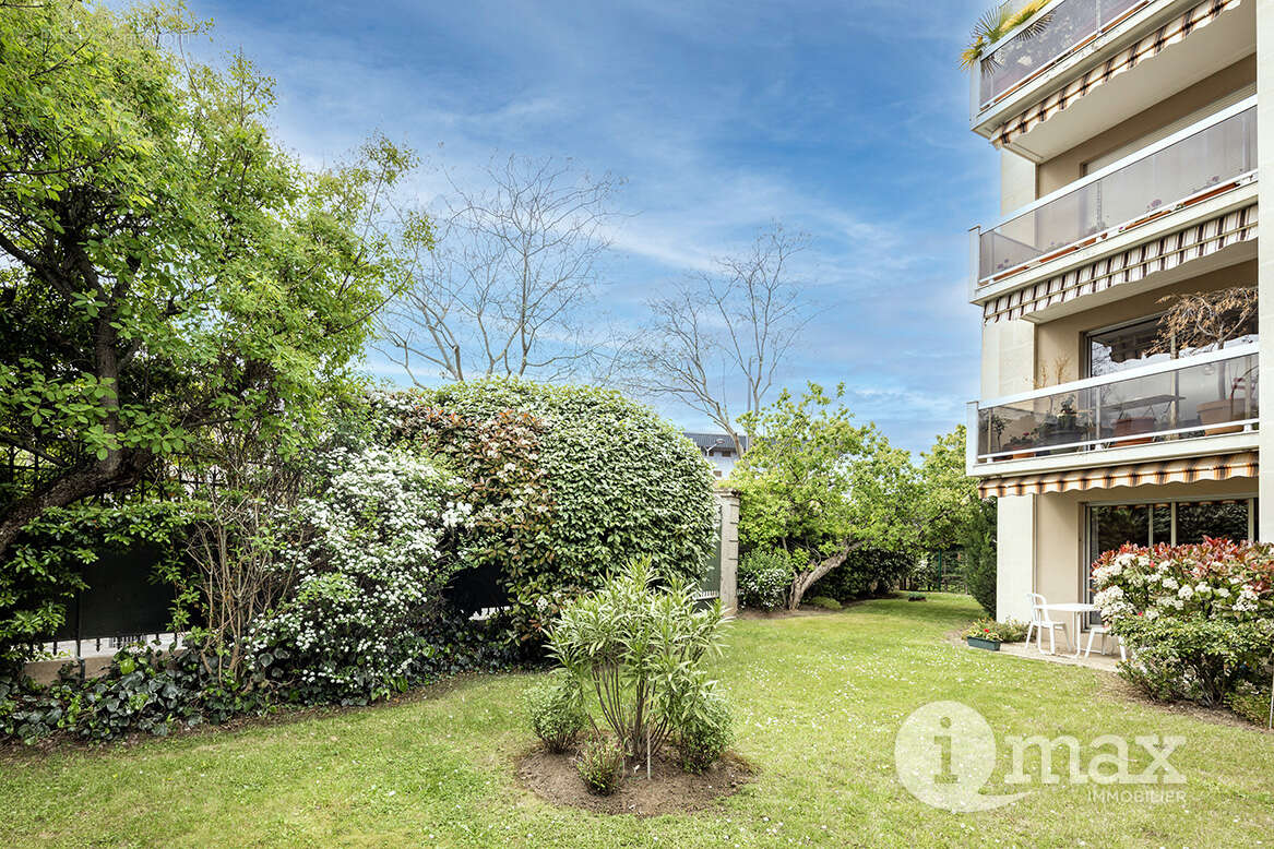 Bois-colombes bruyères - appartement familial 4 p. rdj -  799 000  fai - photo 5