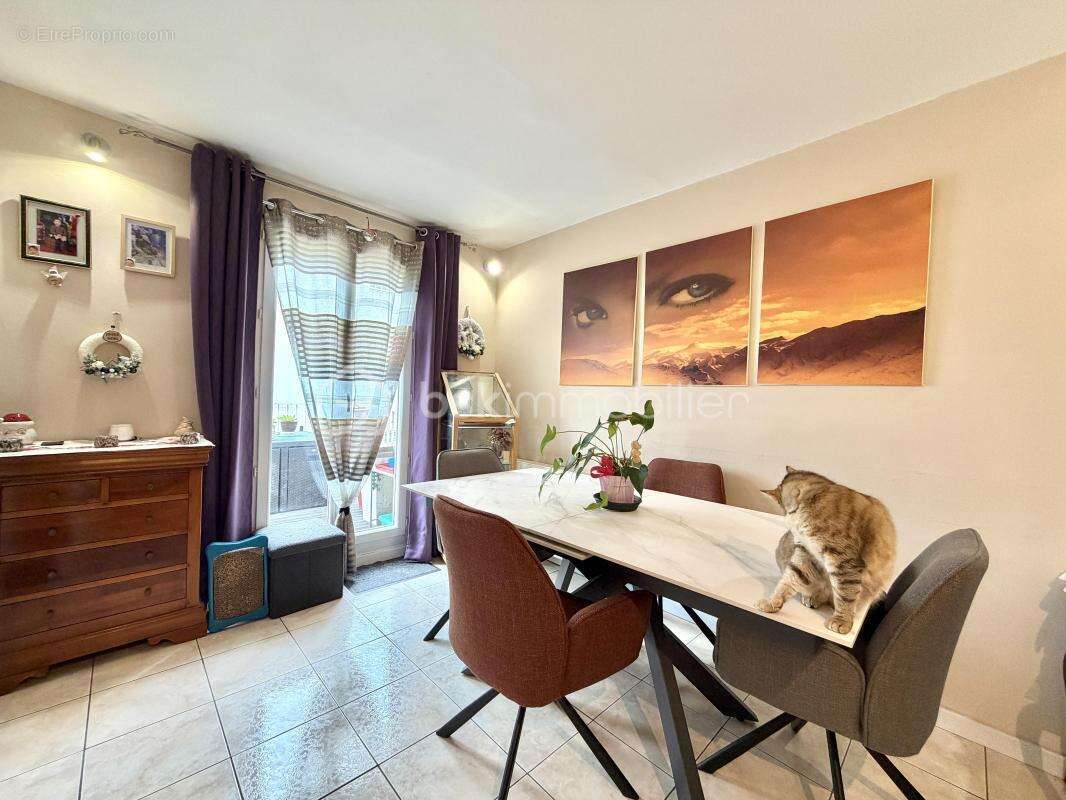 Appartement à EMERAINVILLE