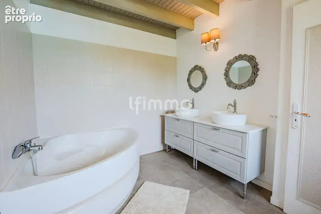 Maison de caractère rénovée – piscine et grands volumes - photo 8