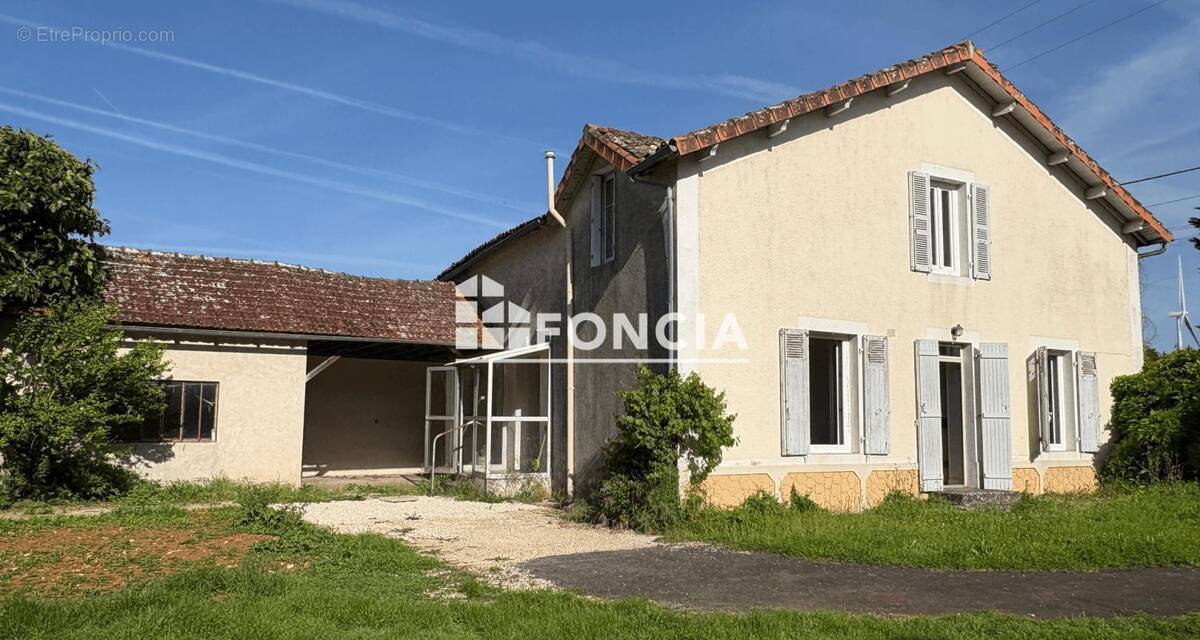 Maison à LIMALONGES