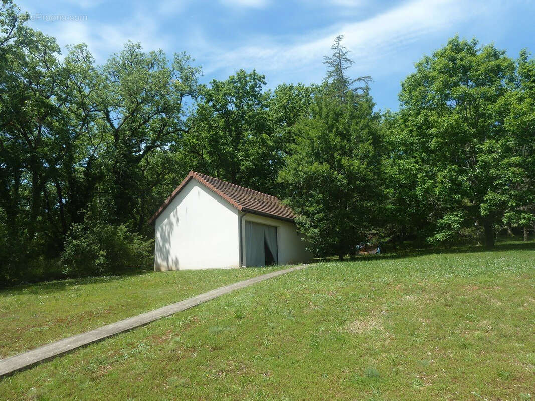 Maison à MONTGESTY
