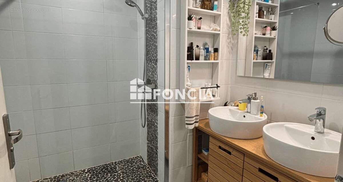 Appartement à SAINT-GRATIEN