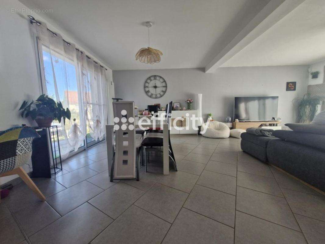 Maison 135 m² à Saint-Martin-En-Campagne  - photo 4