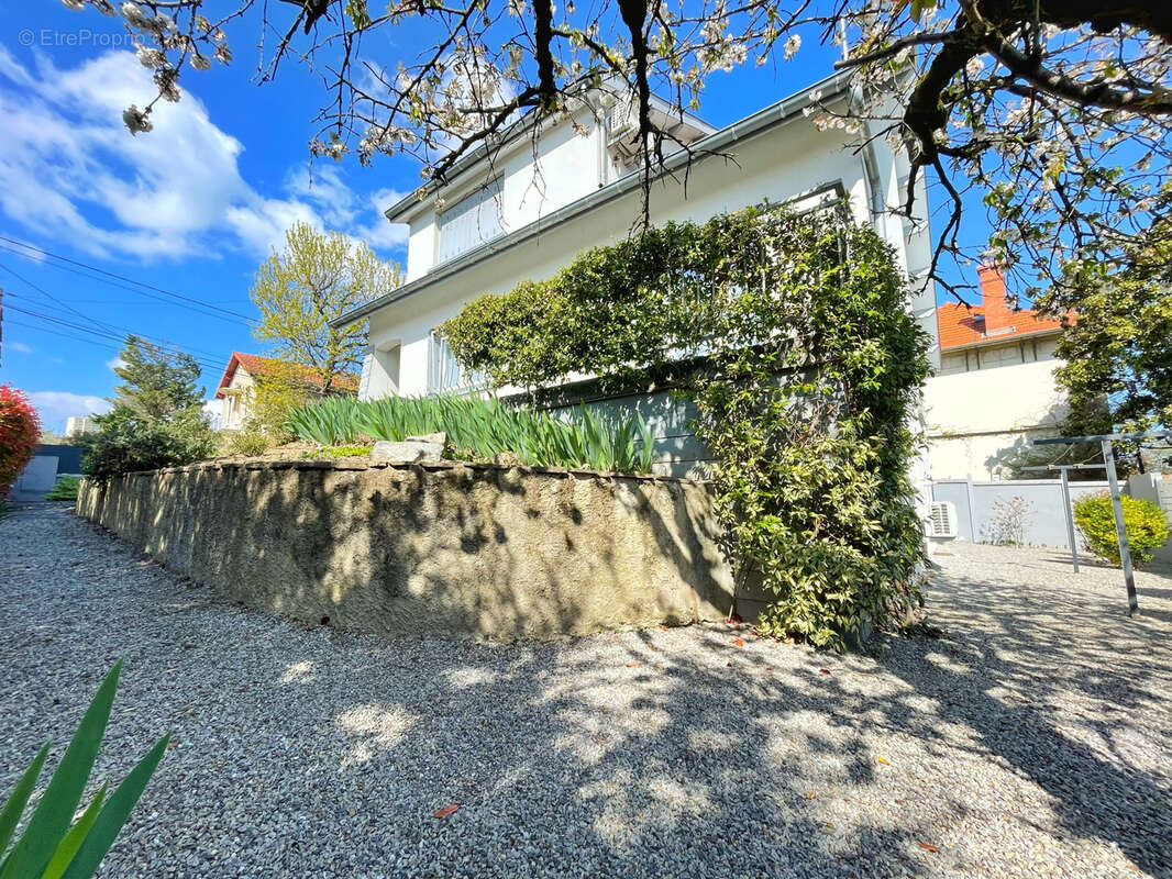 Maison à OULLINS