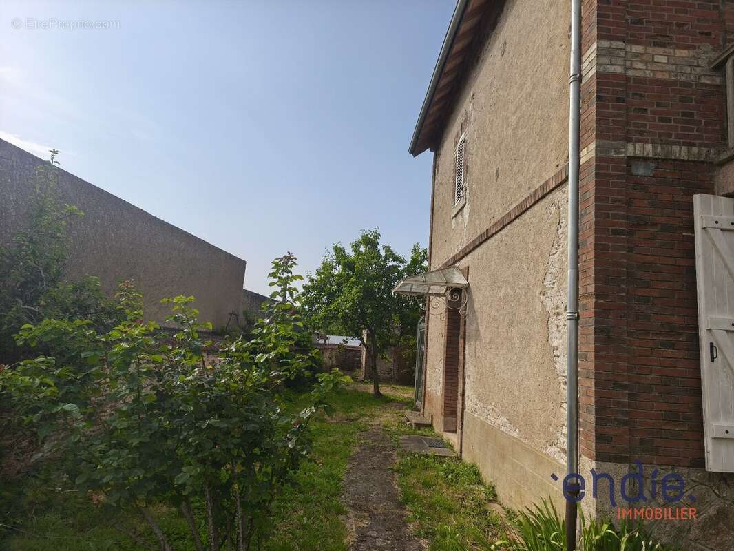 Maison de 3 pièces (80 m²) à vendre à COUTANSOUZE - photo 14