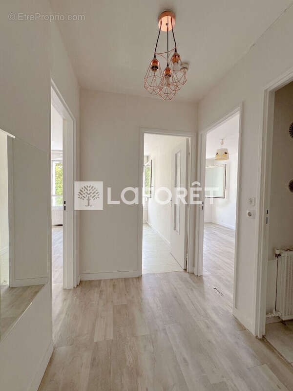 Appartement à MONTROUGE