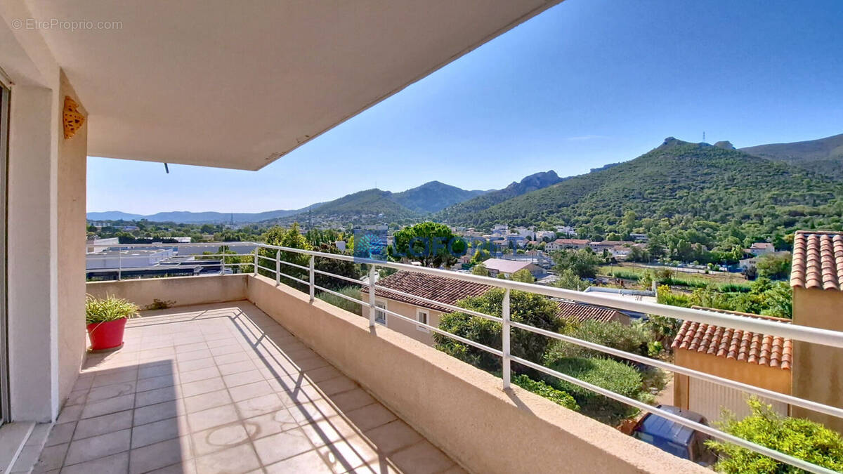 Appartement à MARSEILLE-11E