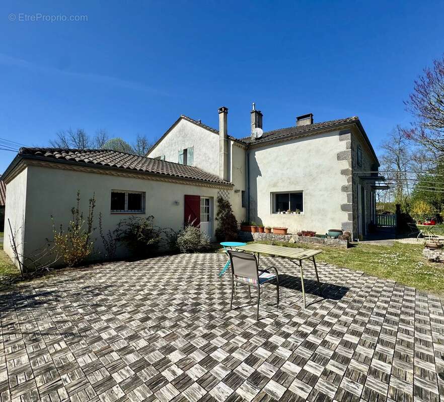 Maison à FARGUES-SUR-OURBISE