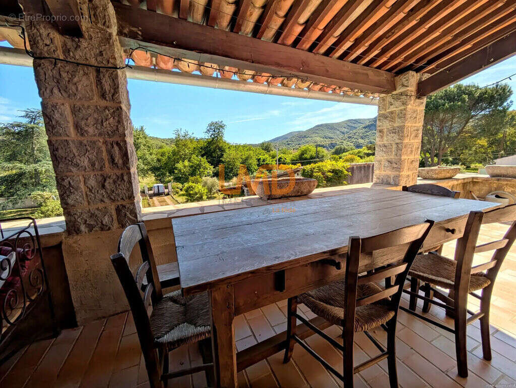 Maison en pierre 7 pièces 150m2, piscine, jardin - photo 4