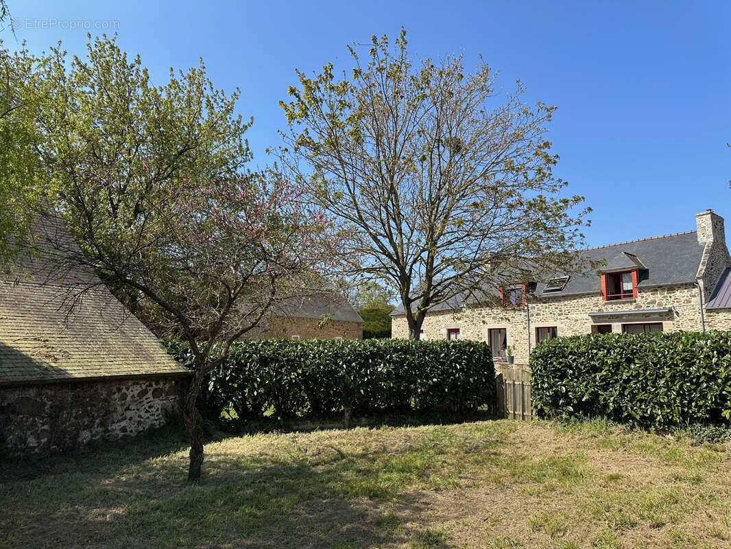 Maison à PLESSIX-BALISSON