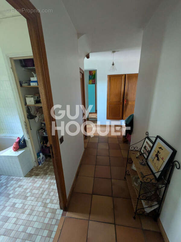 Maison spacieuse à vendre à Cahors - 5 chambres, 190 m² - photo 10