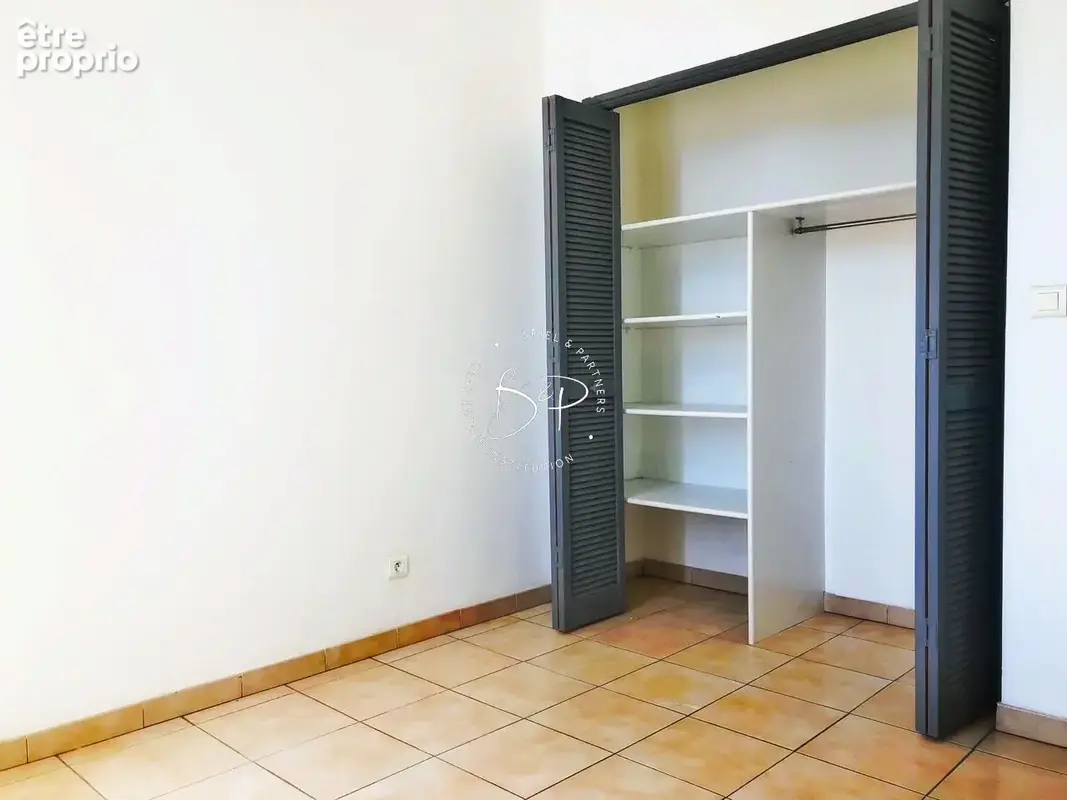 Bel appartement Type 2 Centre ville LORGUES - Vendu loué - photo 6