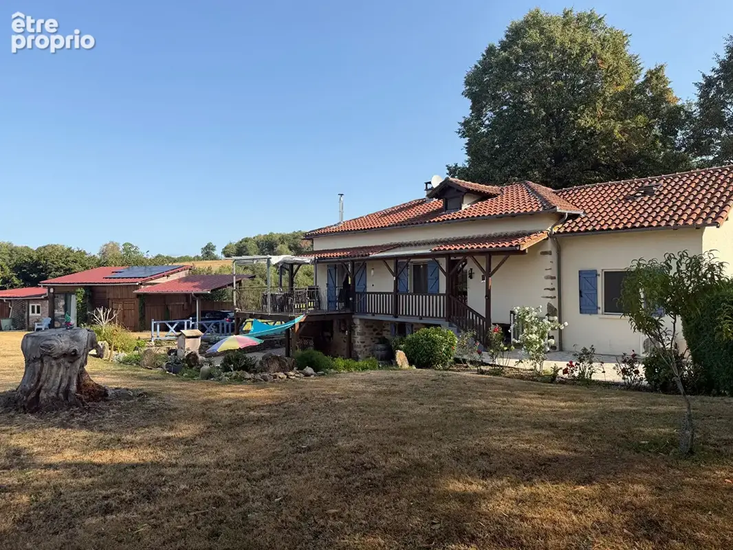 Ensemble immobilier de charme avec vue panoramique sur 2,5 hectares - photo 2