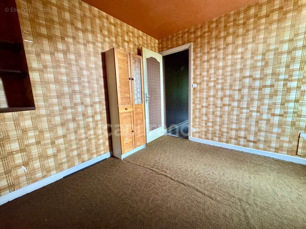 Maison à vendre à OUCHES 4 chambres 128m2 sur 1504m2 de terrain - dependance de 45m2 au sol - photo 7