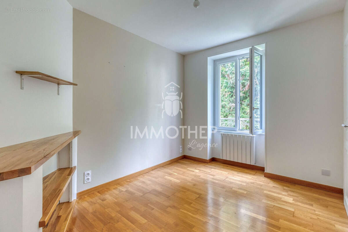 Appartement à VAULNAVEYS-LE-HAUT