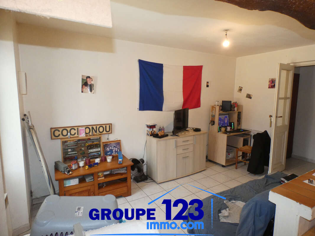 Appartement à BRIENON-SUR-ARMANCON