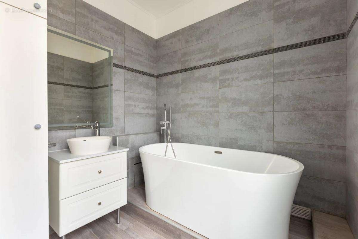 Appartement à PARIS-3E