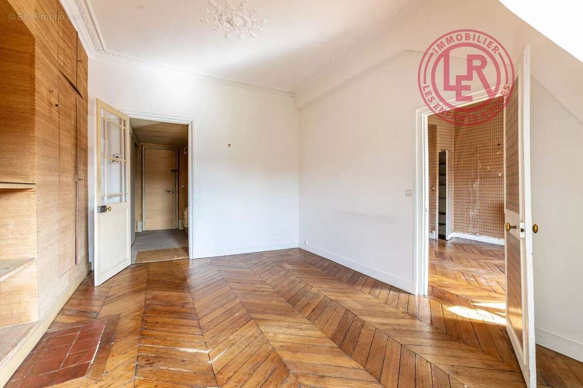 Appartement à PARIS-3E