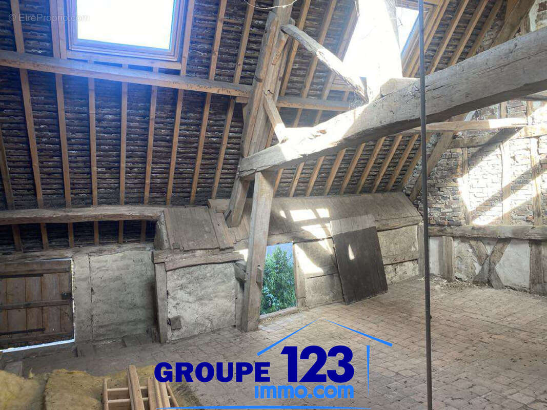 Maison à LA FERTE-LOUPIERE