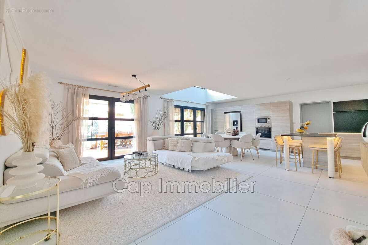 Maison 126 m² à Agde  - photo 2