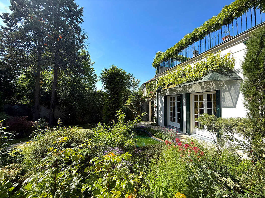 Maison à LE RAINCY